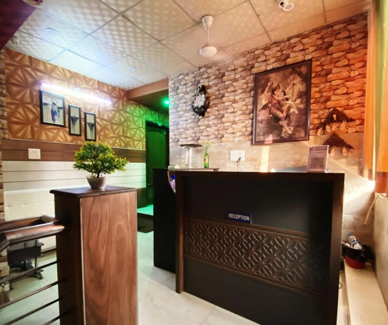 Manali Hotel By Grb Delhi  India